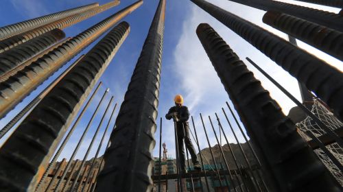 GDP growth hits 10-year low